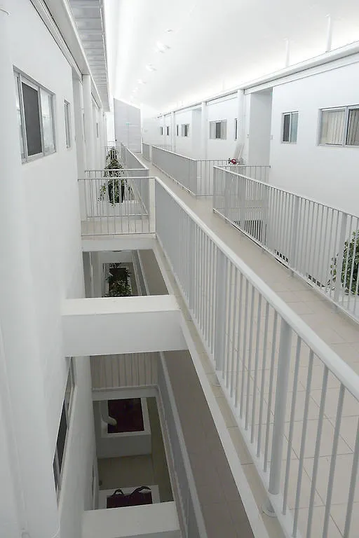 Monterey Apartments Moranbah 4*,