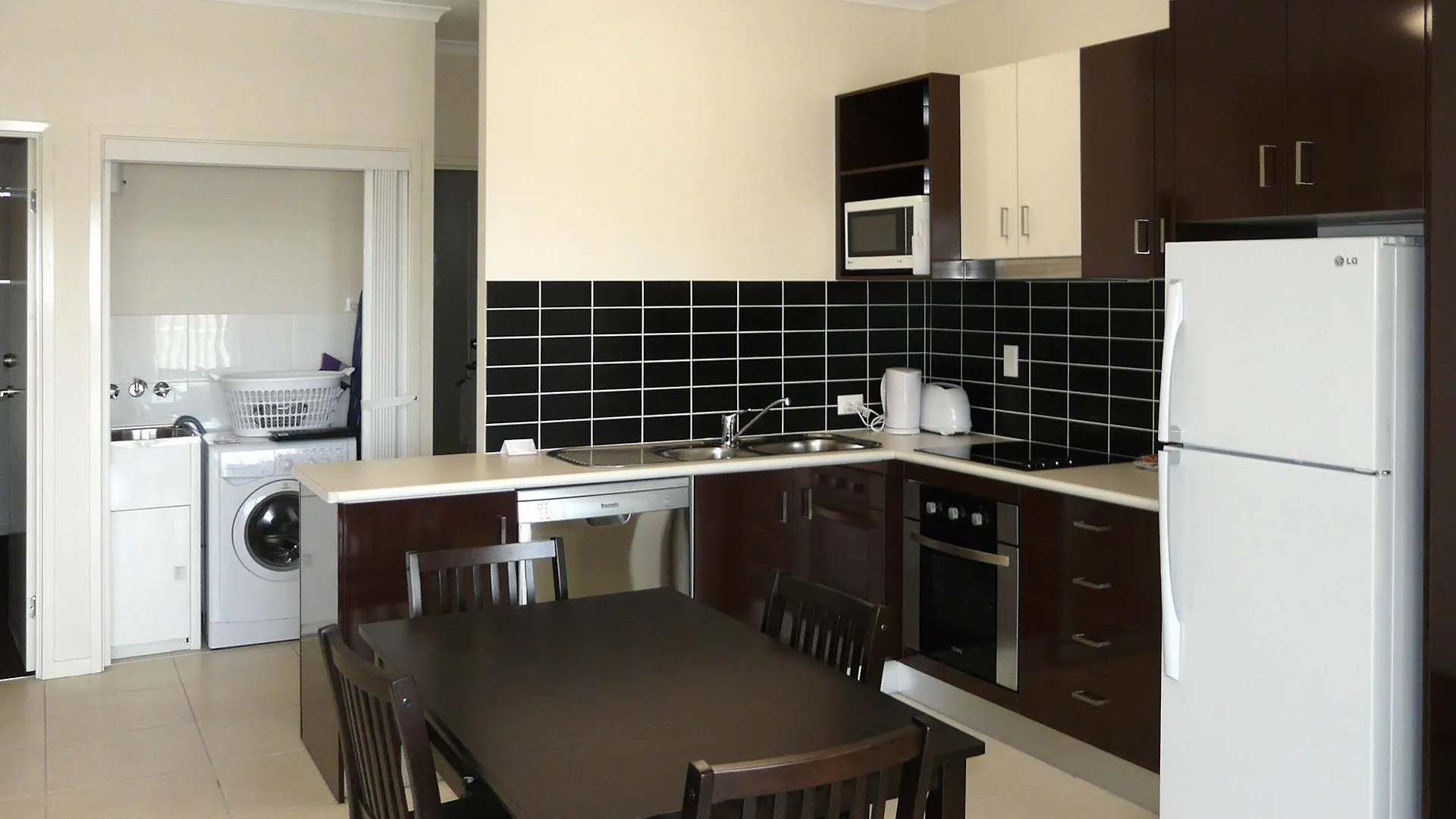 Aparthotel Monterey Apartments Moranbah